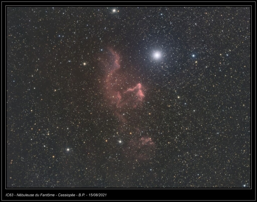 IC63 - Le fantôme de Cassiopée dans la constellation de Cassiopée.